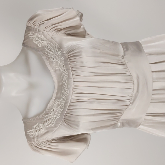 Zhouk Dress Size M Cream Flutter Sleeves Tie Waist Embroidered Cutouts 100% Silk - Picture 3 of 16